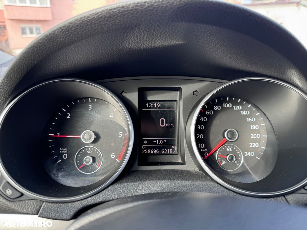 Volkswagen Golf - 2