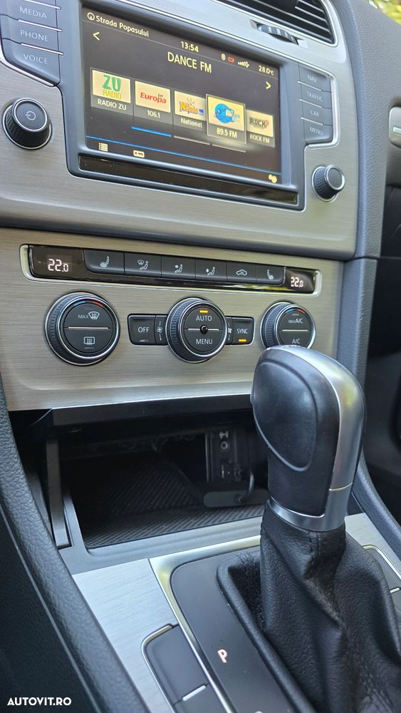Volkswagen Golf - 22