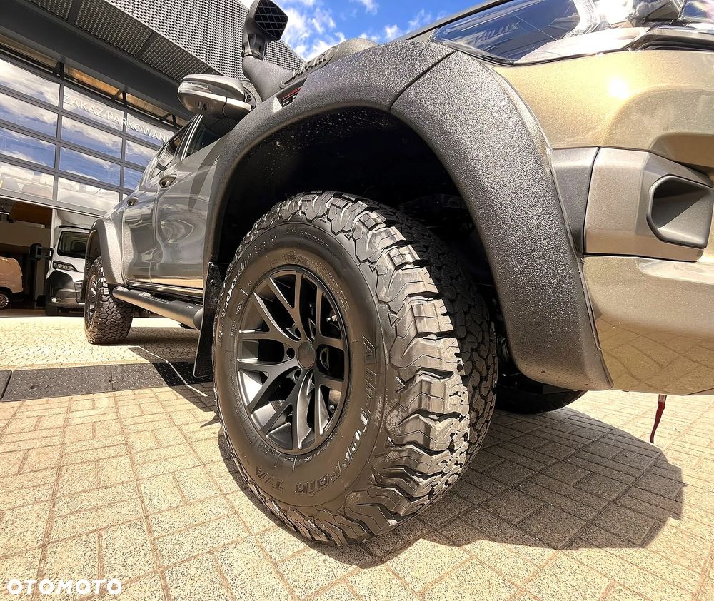 Toyota Hilux - 23