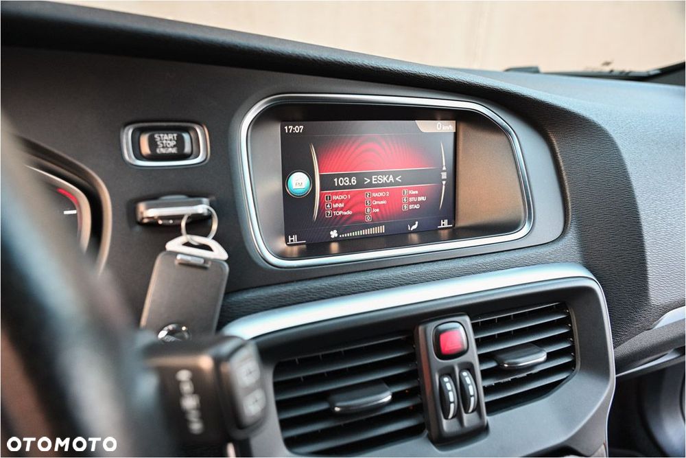Volvo V40 D3 Geartronic RDesign - 23