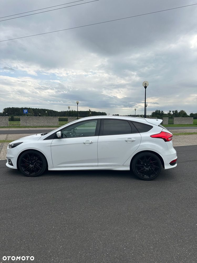 Ford Focus 2.0 EcoBoost ST - 9