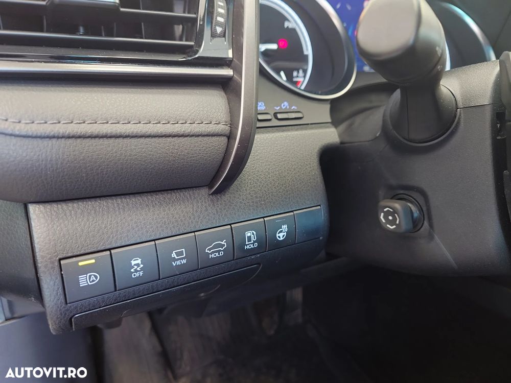 Toyota Camry 2.5 Exclusive - 19
