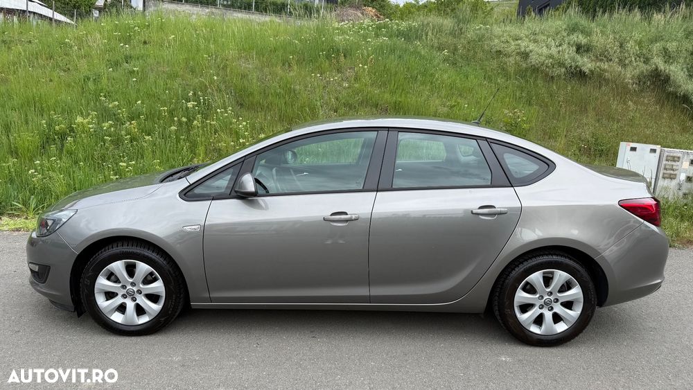Opel Astra 1.4 Turbo ECOTEC Enjoy - 1