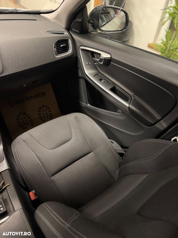 Volvo V60 D3 Geartronic Kinetic - 26