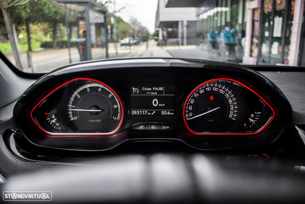 Peugeot 2008 1.2 PureTech GT Line - 17