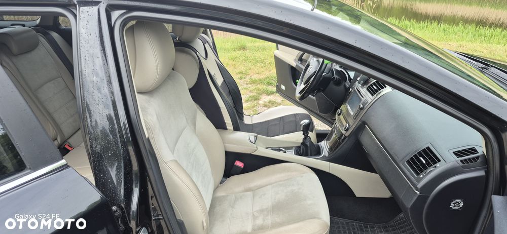Toyota Avensis 2.0 D-4D Premium - 9
