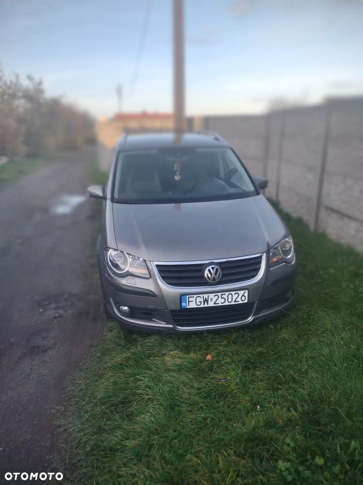 Volkswagen Touran 1.4 TSI DSG Cross - 2