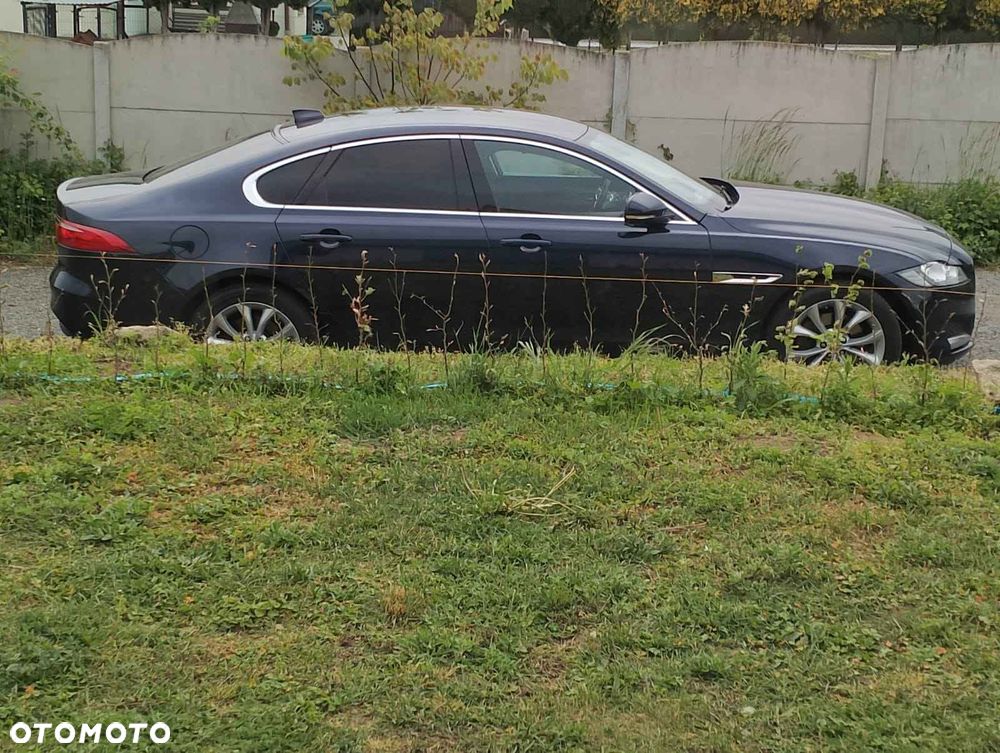Jaguar XF 2.0 i4D AWD Prestige - 8
