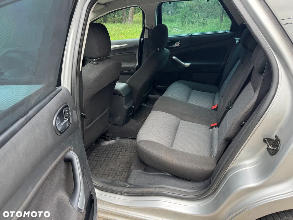 Ford Mondeo - 10