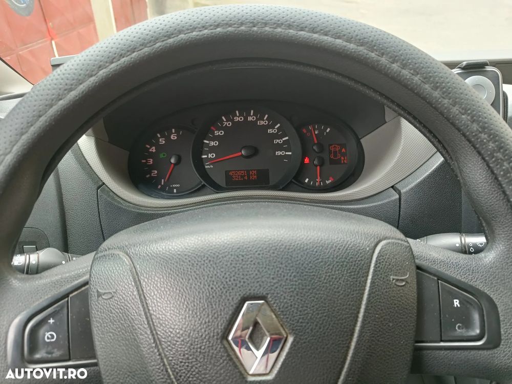 Renault Master III - 7
