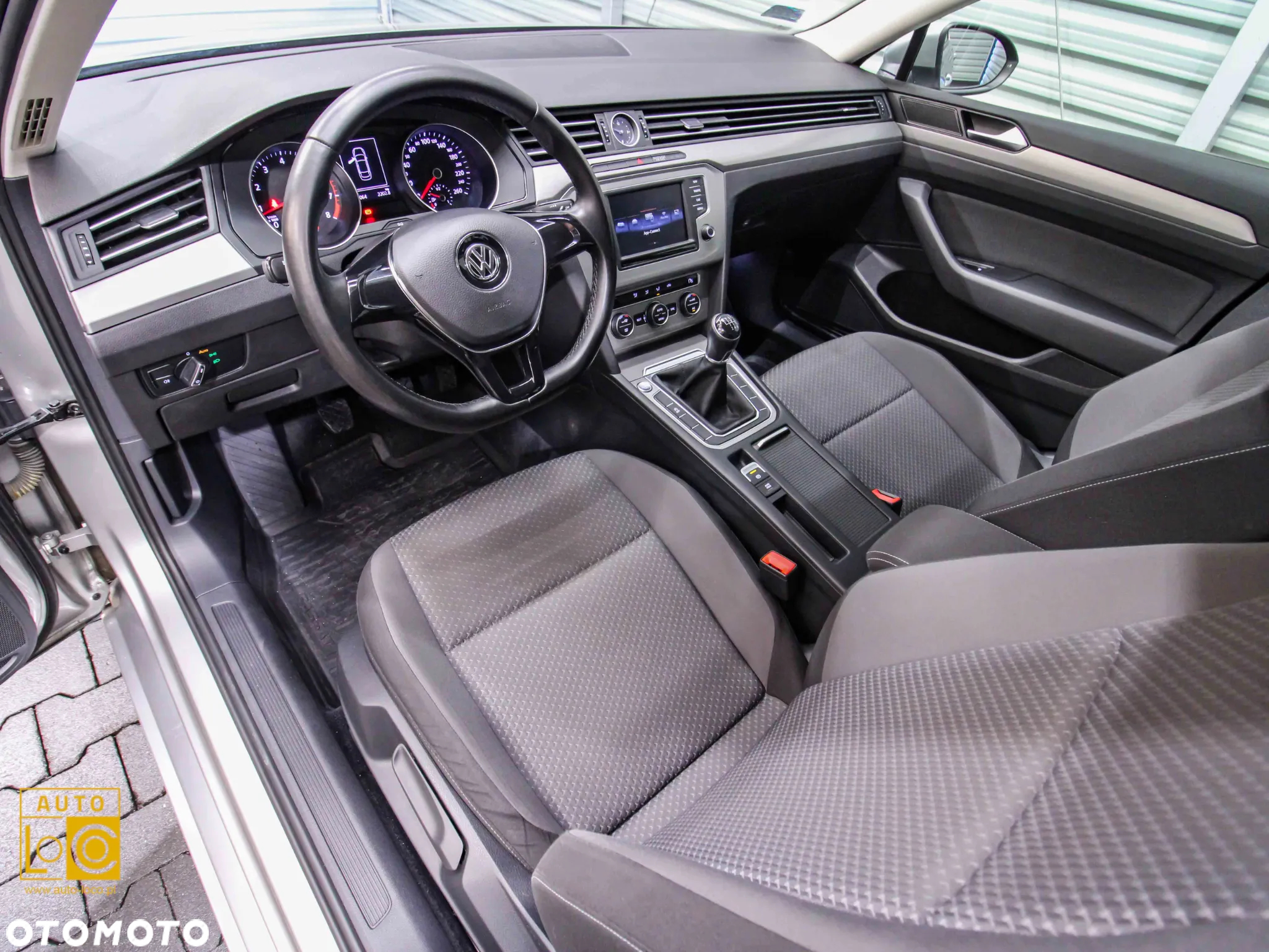 Volkswagen Passat 1.4 TSI BMT Trendline - 17