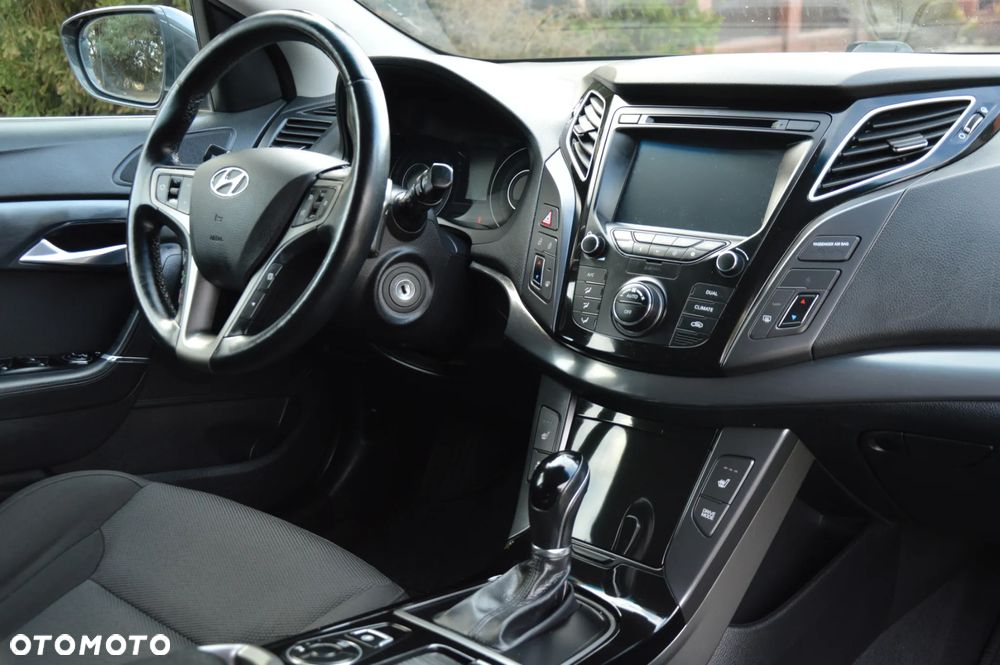 Hyundai i40 Kombi blue 1.7 CRDi DCT Premium - 22