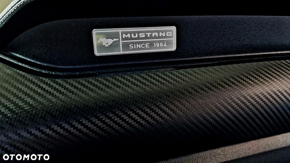 Ford Mustang 3.7 V6 - 8