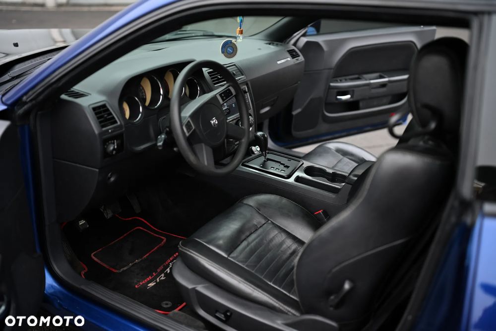 Dodge Challenger - 5