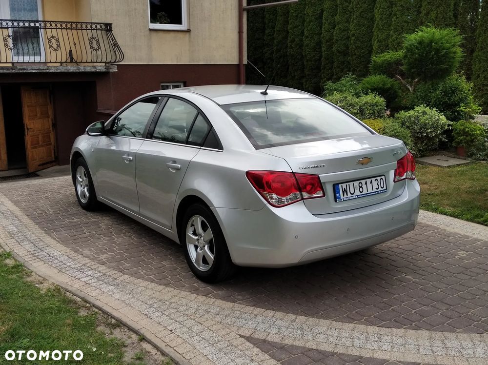 Chevrolet Cruze 1.6 LS - 12