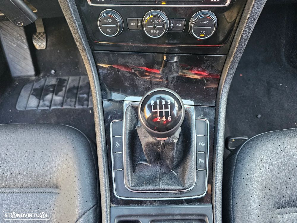 VW Golf 1.6 TDi R-Line - 19