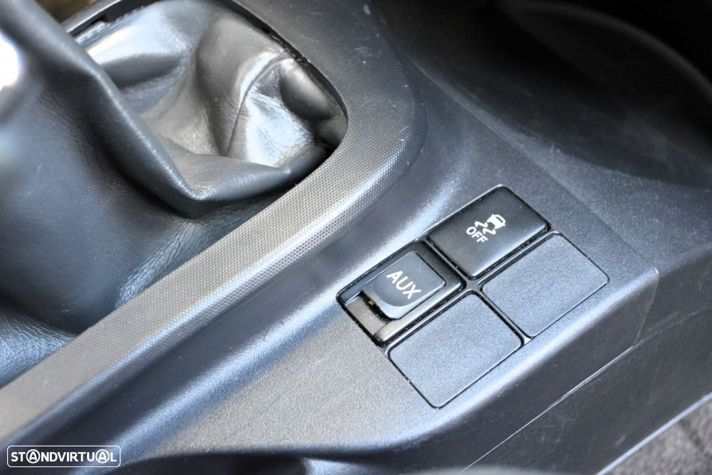 Toyota iQ 1.0 VVT-i Essential+AC - 25