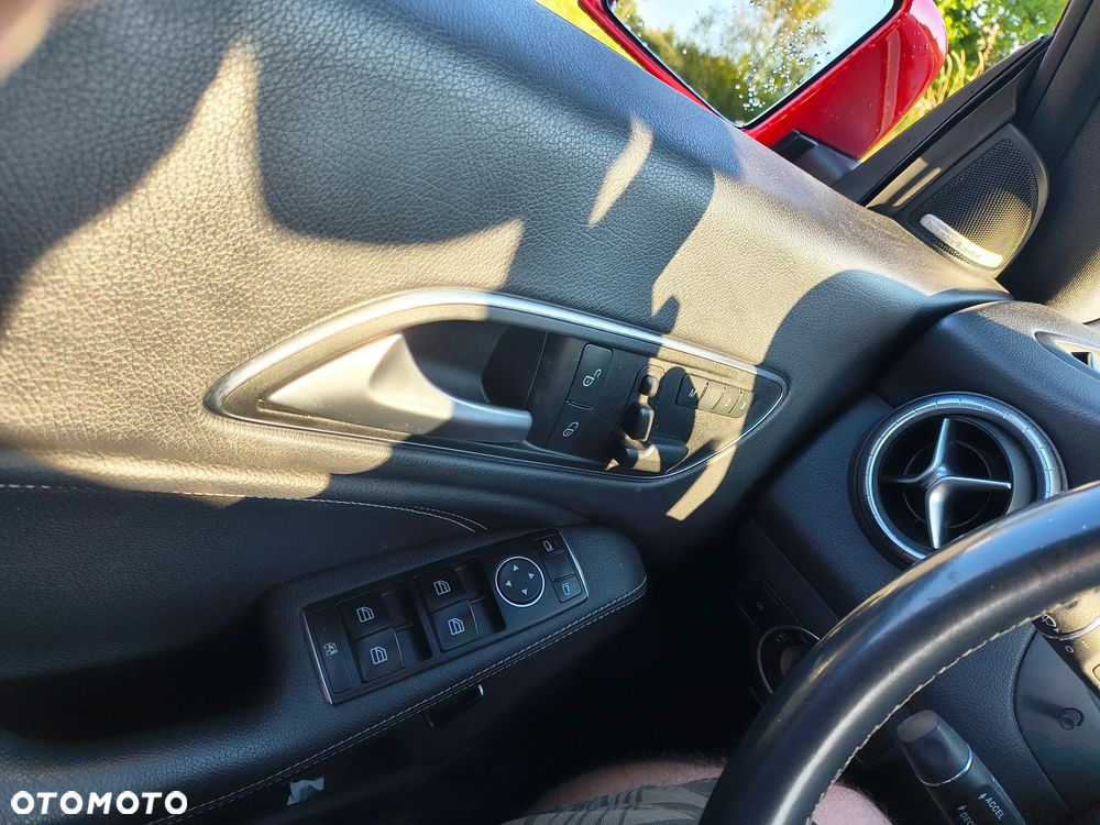 Mercedes-Benz CLA 250 7G-DCT Sport - 12