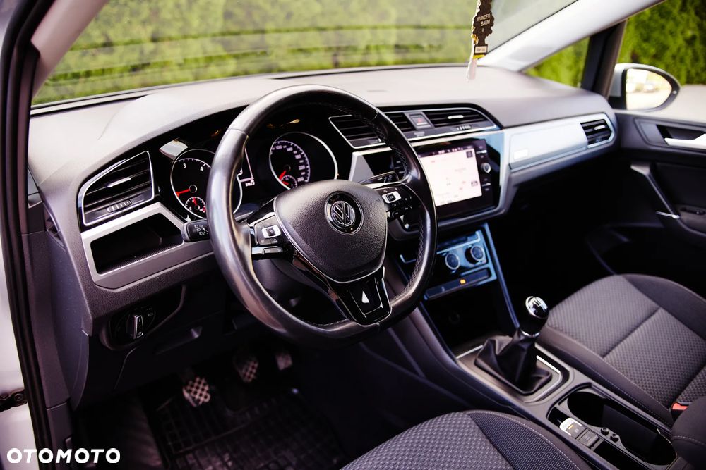 Volkswagen Touran 2.0 TDI BMT Highline - 13