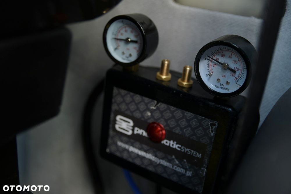 Iveco DAILY 35-150 * WYWROTKA 3-stronna * Niski Przebieg! * SUPER STAN! - 27