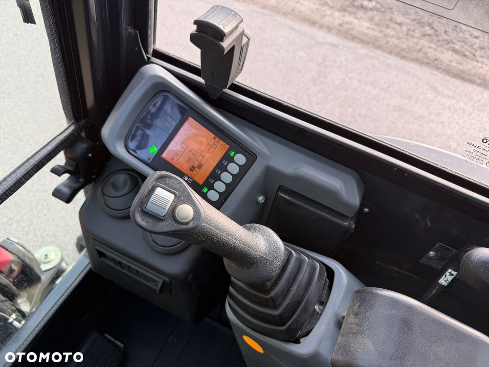 Yanmar Minikoparka ViO27 - 32