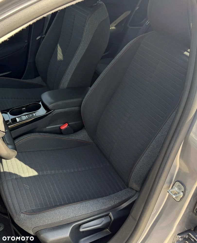 Peugeot 208 1.2 PureTech Active S&S EAT8 - 10