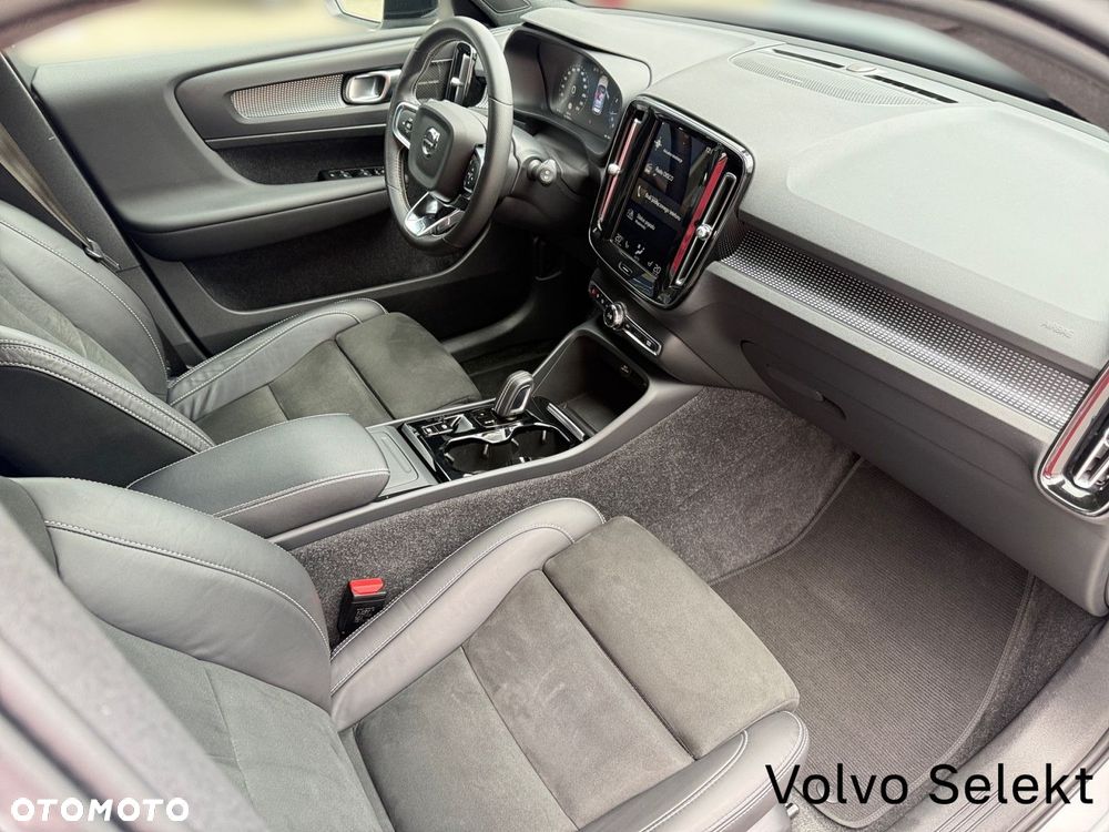 Volvo XC 40 - 25