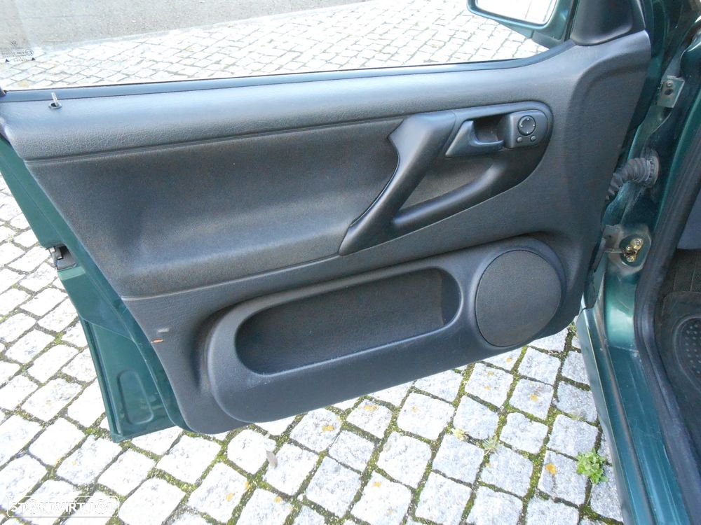 VW Polo 1.0 Fox - 11