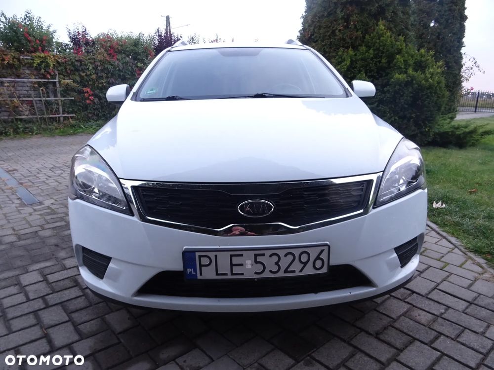 Kia Ceed 2012 photo 4