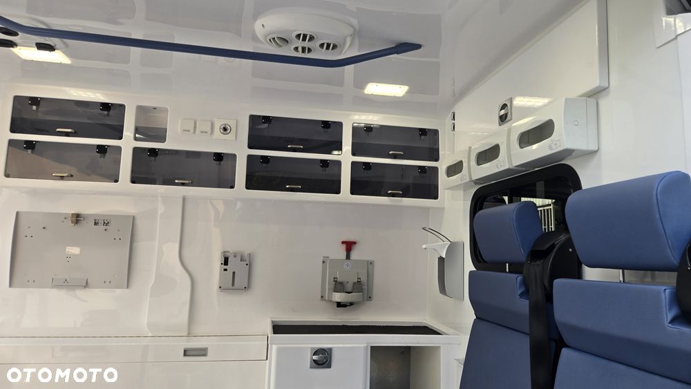 Renault Master Ambulans karetka - 18