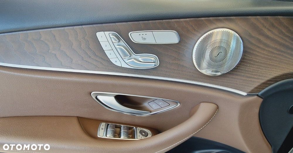 Mercedes-Benz Klasa E - 23