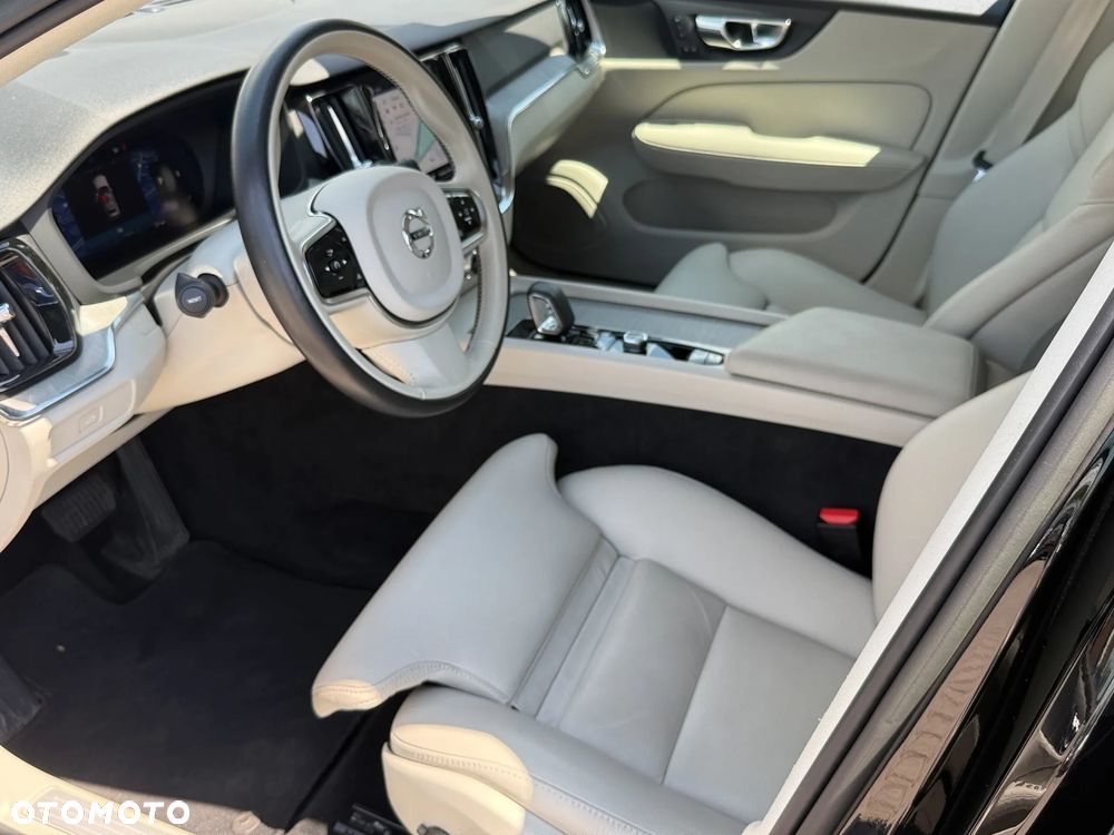 Volvo V60 B3 B Plus Dark - 13