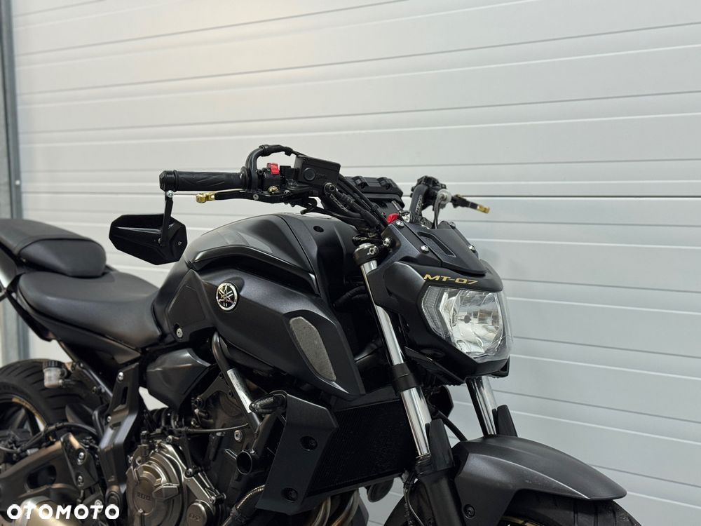 Yamaha MT - 8
