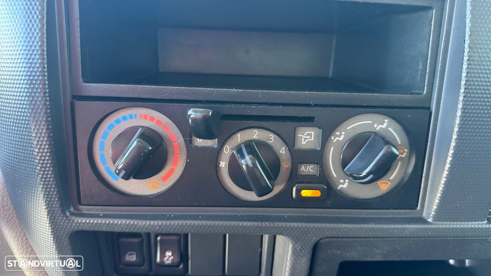 Nissan Cabstar C/ Plat. Elevatória NT 400 3.0 dCi - 7