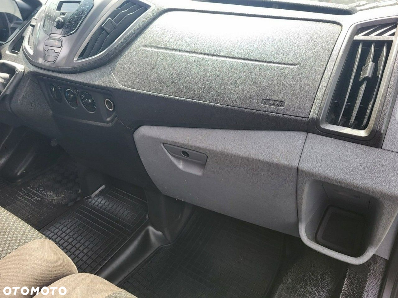 Ford Transit - 9