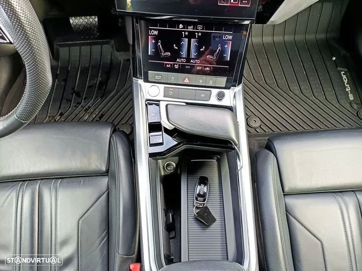 Audi e-tron 55 quattro S line - 23