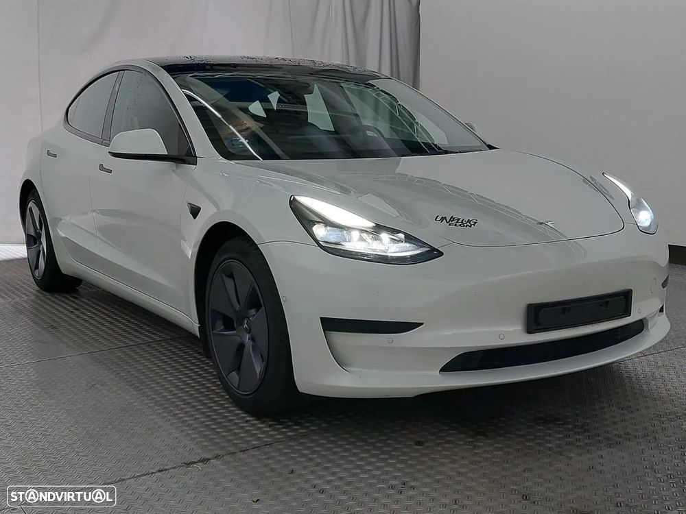 Tesla Model 3 Standard Range Plus RWD - 3