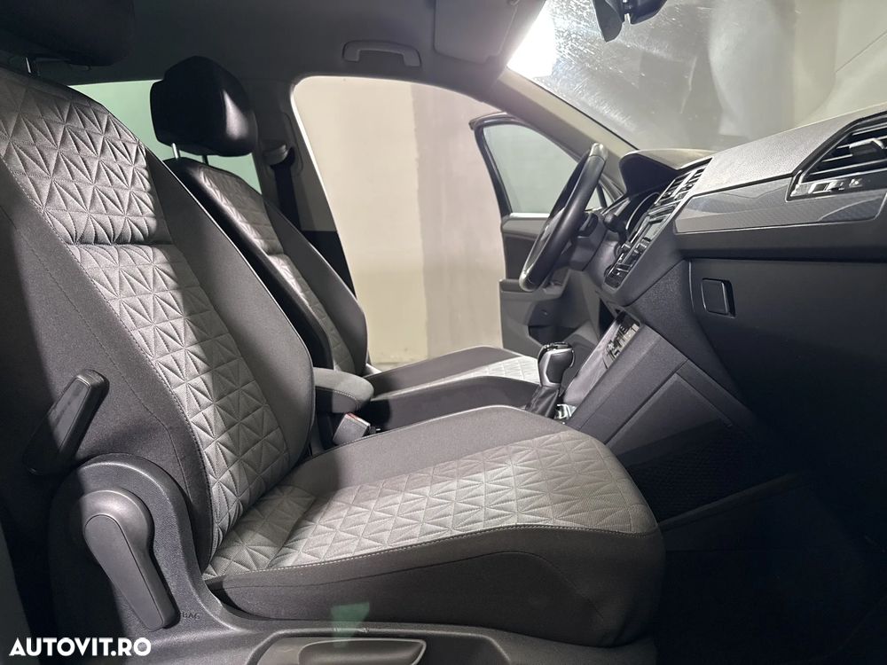 Volkswagen Tiguan - 12