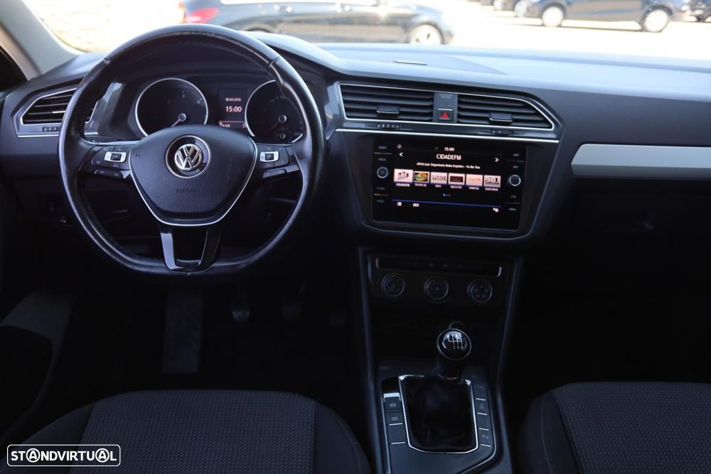 VW Tiguan 1.6 TDI Confortline - 18