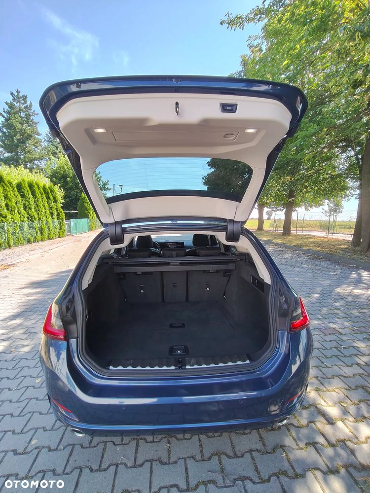 BMW Seria 3 318d Sport Line Shadow - 6