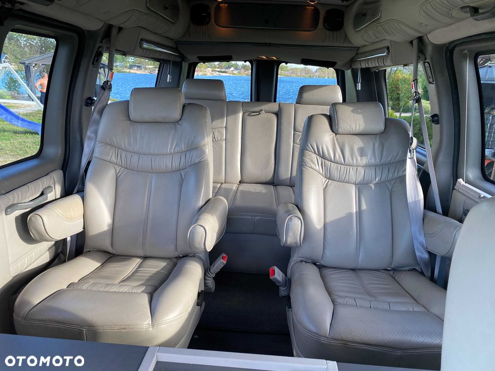 Chevrolet Express - 3