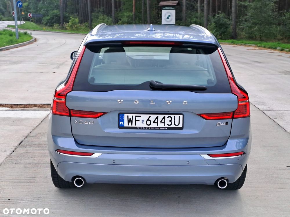 Volvo XC 60 B4 D AWD Momentum Pro - 6