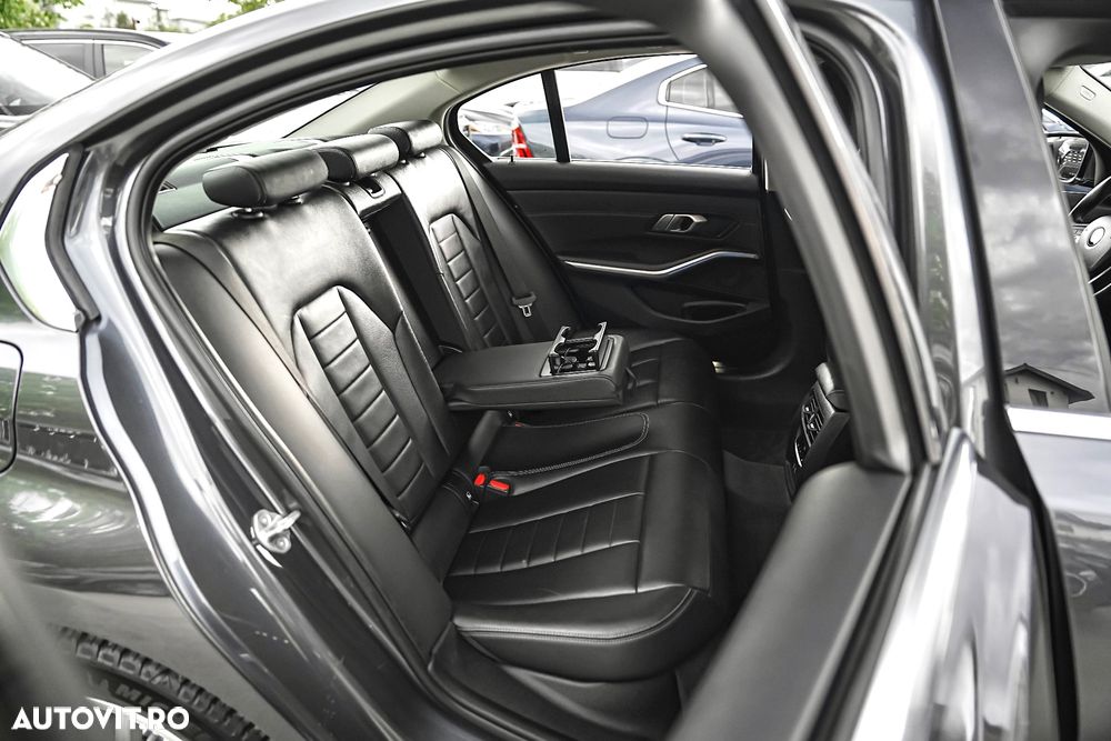 BMW Seria 3 330e Aut. Luxury Line - 17