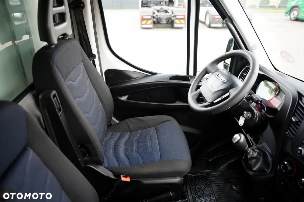 Iveco DAILY 35-150 / CHŁODNIA / THERMO KING / MANUAL / BLIŹNIAK / 3 MIEJSCA / - 29