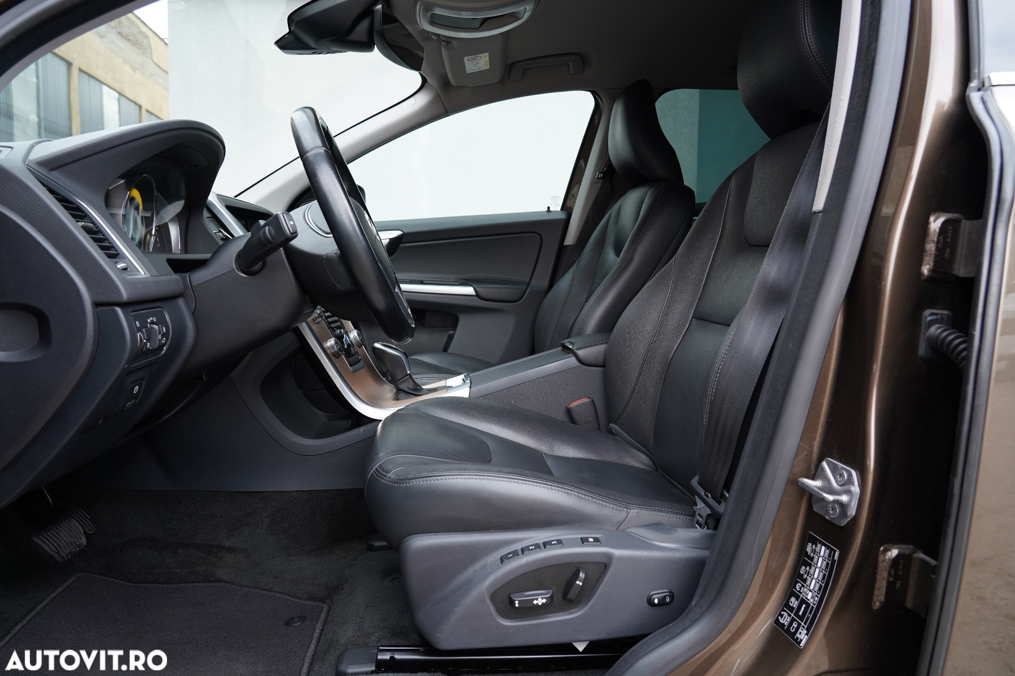 Volvo XC 60 D5 AWD Aut. Summum - 11