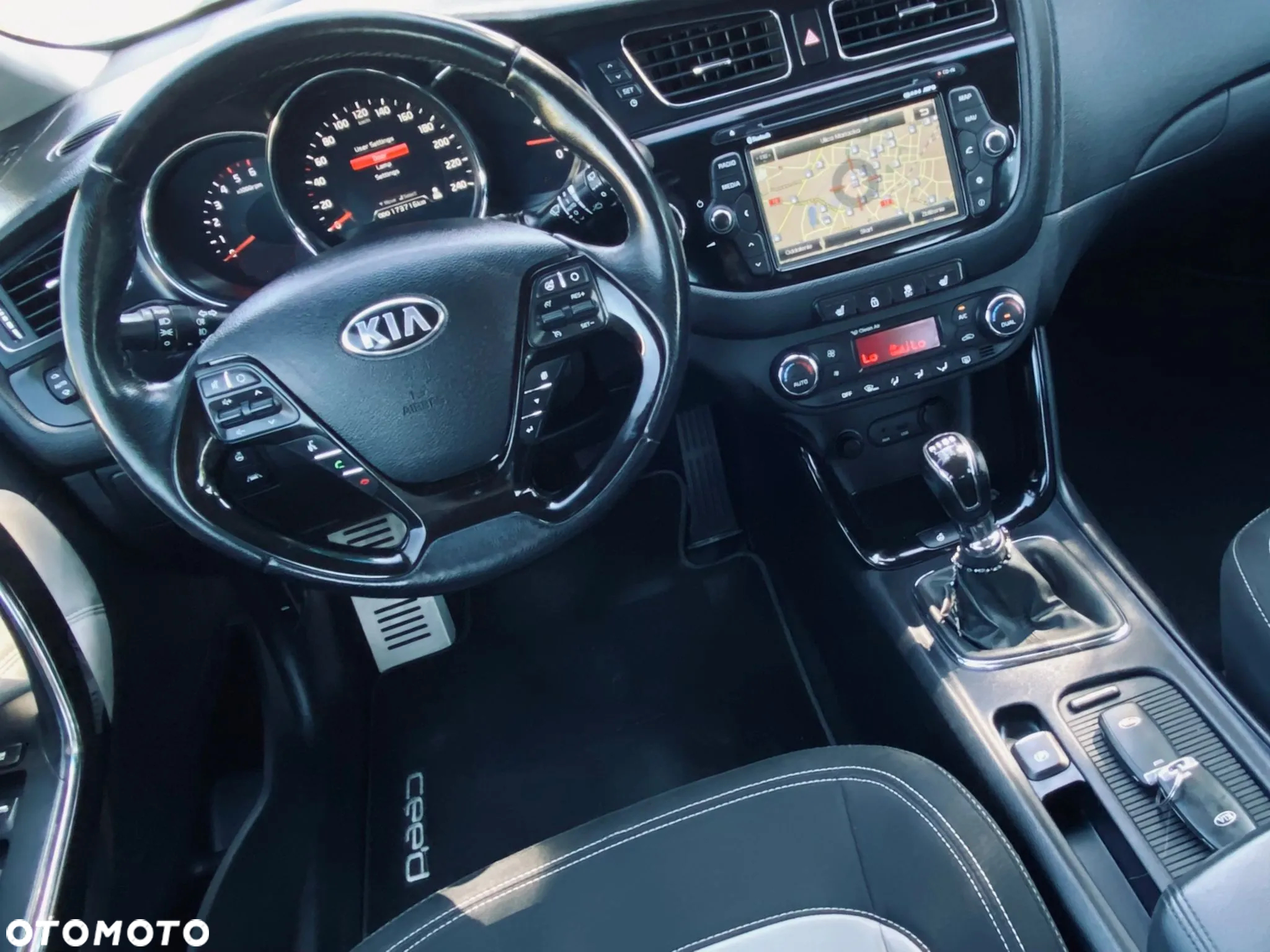 Kia Ceed 1.6 CRDi 128 Platinum Edition - 12