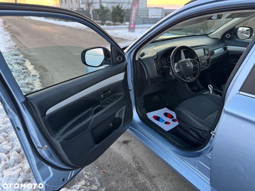 Mitsubishi Outlander 2.0 4WD Top - 29