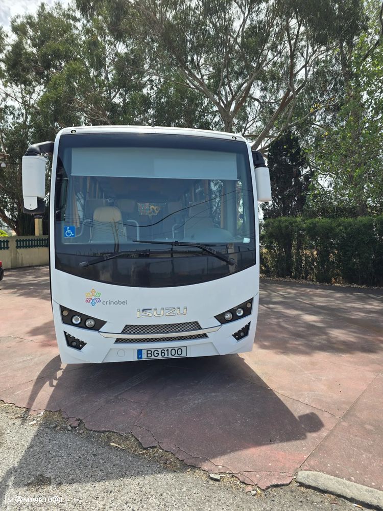 Isuzu NOVO LUX - 2