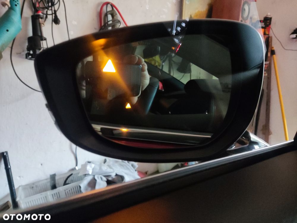 Mazda 3 e-SKYACTIV-G 122 M HYBRID EXCLUSIVE-LINE - 33