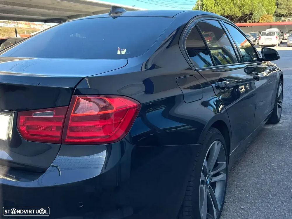 BMW 320 d Auto Line Sport - 12